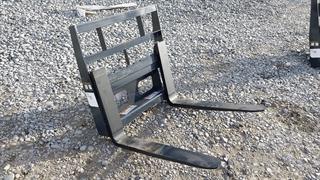 2025 Wolverine MPF-11-2500G Pallet Forks (skid Steer Photo
