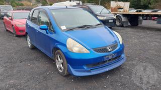2002 Honda fit Hatch Photo