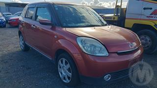 2005 Mazda Verisa Hatch Photo