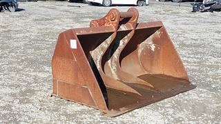 Excavator Bucket Photo