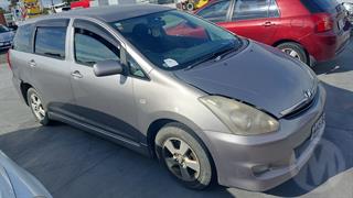 2005 Toyota Wish Station Wagon Photo