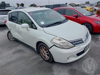 2012 Nissan Tiida Hatch Photo