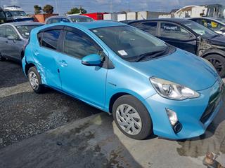 2015 Toyota Aqua Hybrid Hatch Photo