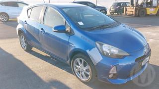 2013 Toyota Prius C S-tech 1.5 Hybrid Hatch Photo