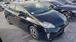 2013 Toyota Prius Hatch Photo