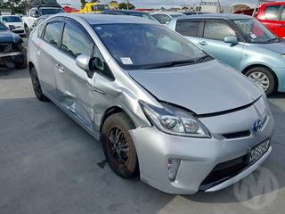 2015 Toyota Prius Hybrid Hatch Photo