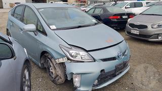 2014 Toyota Prius Hatch Photo