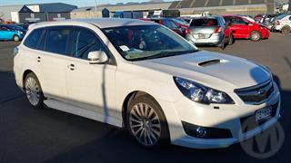 2010 Subaru Legacy Station Wagon Photo