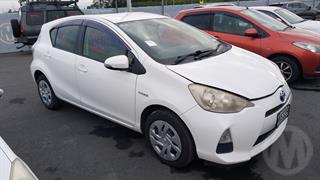 2014 Toyota Aqua Hatch Photo