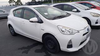 2014 Toyota Aqua Hatch Photo