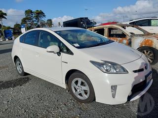 2012 Toyota Prius Hatch Photo