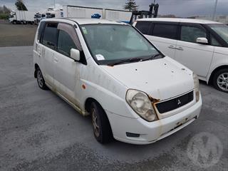 1999 Mitsubishi Mirage Dingo Hatch Photo