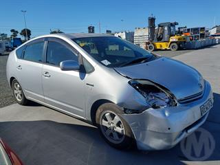 2010 Toyota Prius Hatch Photo