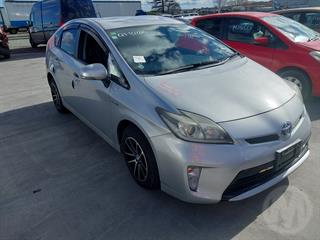 2013 Toyota Prius Hatch Photo