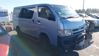 2005 Toyota Hiace Van Photo