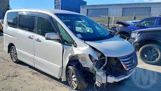 2016 Nissan Serena Station Wagon Photo