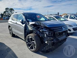 2023 Mitsubishi Outlander VRX PHEV/4WD/AT Station Wagon Photo
