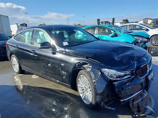 2014 BMW 320i Sedan Photo