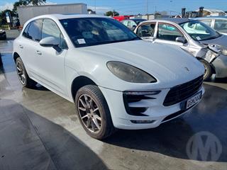 2016 Porsche Macan S Diesel 3.0D/4WD/7 Station Wagon Photo