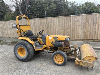 2004 Kubota B2710HSD Tractor Photo