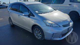 2012 Toyota Prius Alpha Hybrid Station Wagon Photo