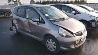 2004 Honda fit Hatch Photo