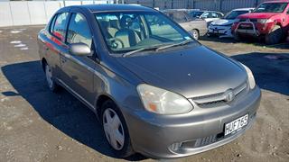 2005 Toyota Platz Sedan Photo