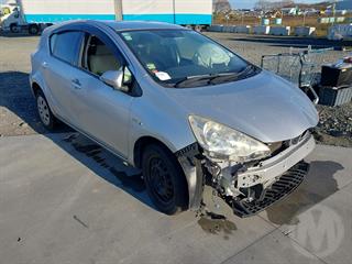 2013 Toyota Aqua Hybrid Hatch Photo