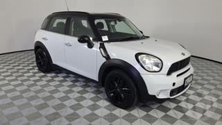 2015 BMW Mini 5D Hatch Photo