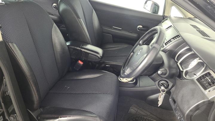 Lazy Owl Image