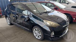 2012 Toyota Aqua Hatch Photo