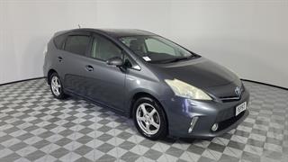 2012 Toyota Prius Alpha 5D Station Wagon Photo