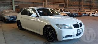 2008 BMW 320i Sedan Photo
