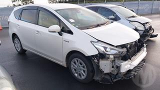 2018 Toyota Prius Alpha Station Wagon Photo