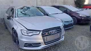 2013 Audi S6 Station Wagon Photo
