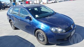 2010 Volkswagen Golf TSI Station Wagon Photo
