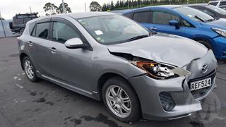 2012 Mazda Axela Station Wagon Photo
