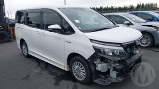 2015 Toyota Voxy Station Wagon Photo