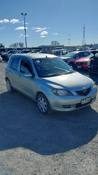 2005 Mazda Demio Hatch Photo