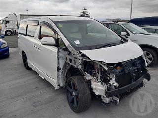 2013 Toyota Vellfire Station Wagon Photo