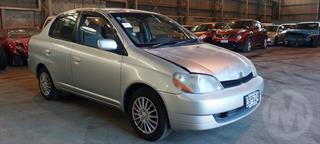 1999 Toyota Platz Sedan Photo