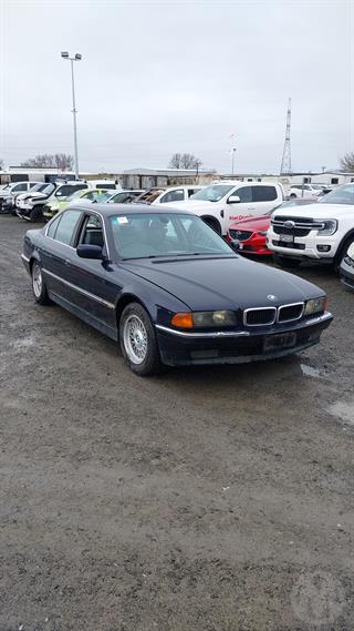 1998 BMW 740i Sedan Photo