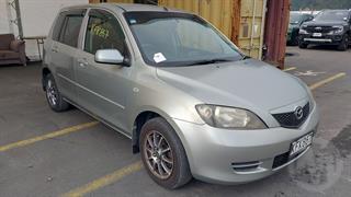 2004 Mazda Demio Hatch Photo