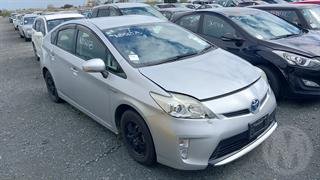 2015 Toyota Prius Hybrid Hatch Photo
