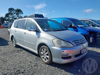 2004 Toyota Ipsum Station Wagon Photo