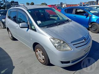 2005 Toyota Corolla Spacio Station Wagon Photo