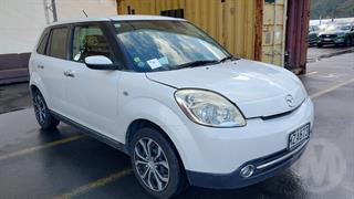 2009 Mazda Verisa Hatch Photo