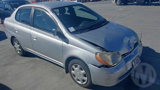 2000 Toyota Platz Sedan Photo