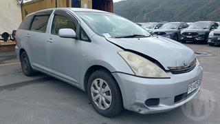 2003 Toyota Wish Station Wagon Photo