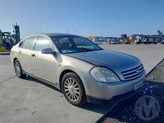 2004 Nissan Teana Sedan Photo